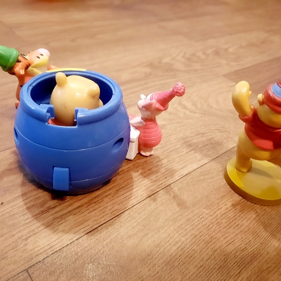 SOLD Winnie The Pooh Birthday Figurines - Picture 5 of 9
